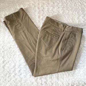 Men’s Haggar Life Khaki- flat front- 32/29- tan- great worn condition!